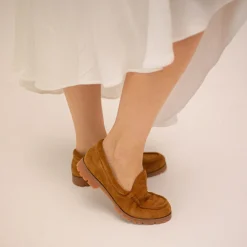 Adam Półbuty, Karmelowy Welur