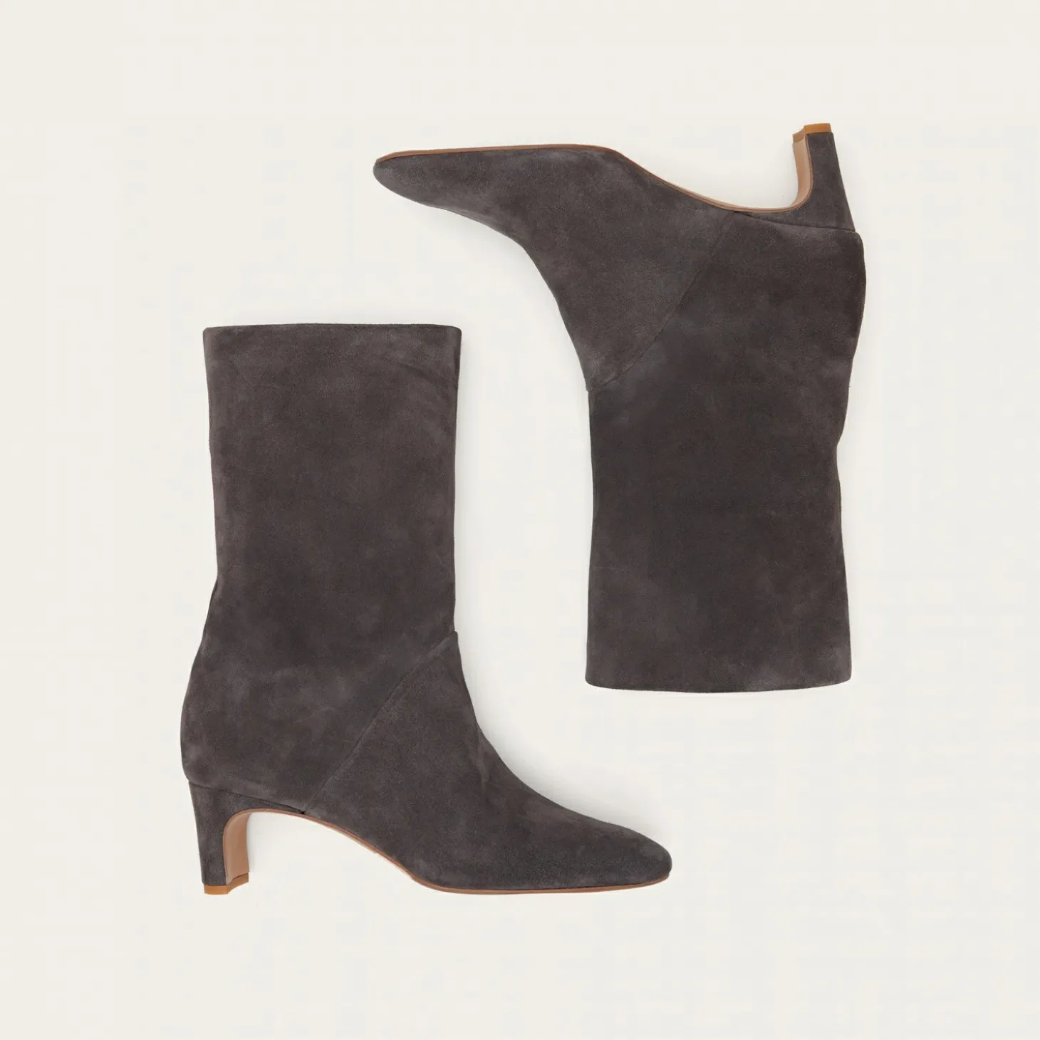 Adina Botki, Antracytowy Welur