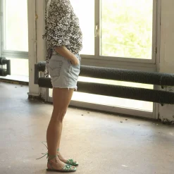 Amfi Sandaly, Jaskrawy Zielony