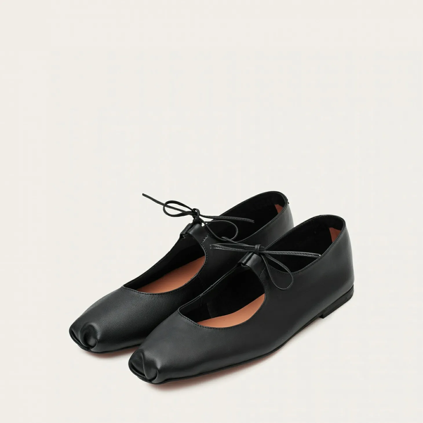 Batsheva Baleriny, Czarny