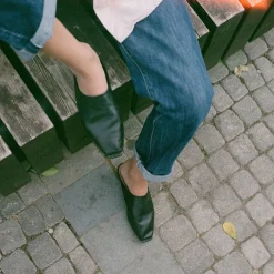 Bayit Klapki, Czarny