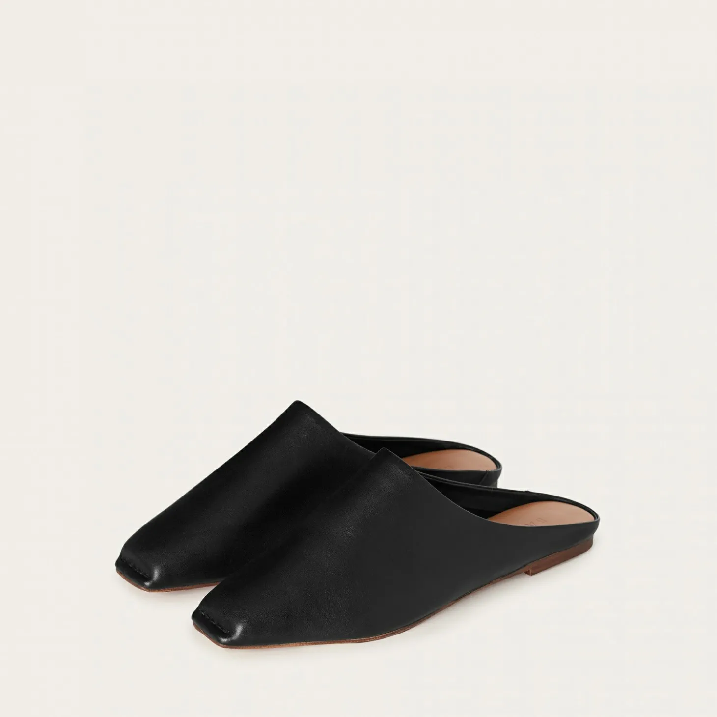 Bayit Klapki, Czarny