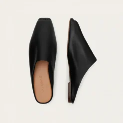 Bayit Klapki, Czarny