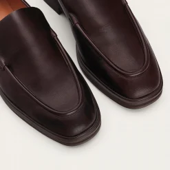 Camila Półbuty, Mahoniowy