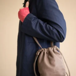 Dima Torebka S, Dymny