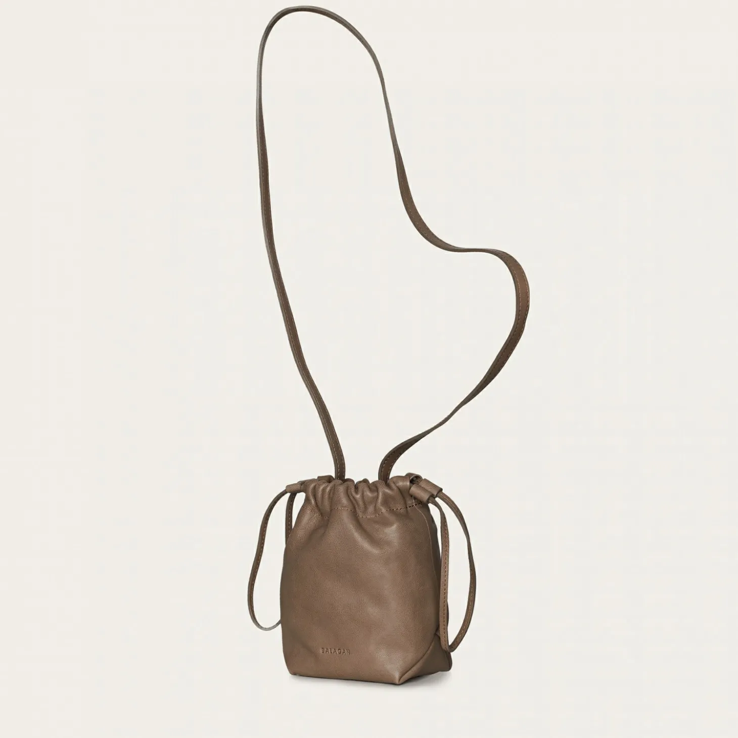 Dima Torebka S, Dymny