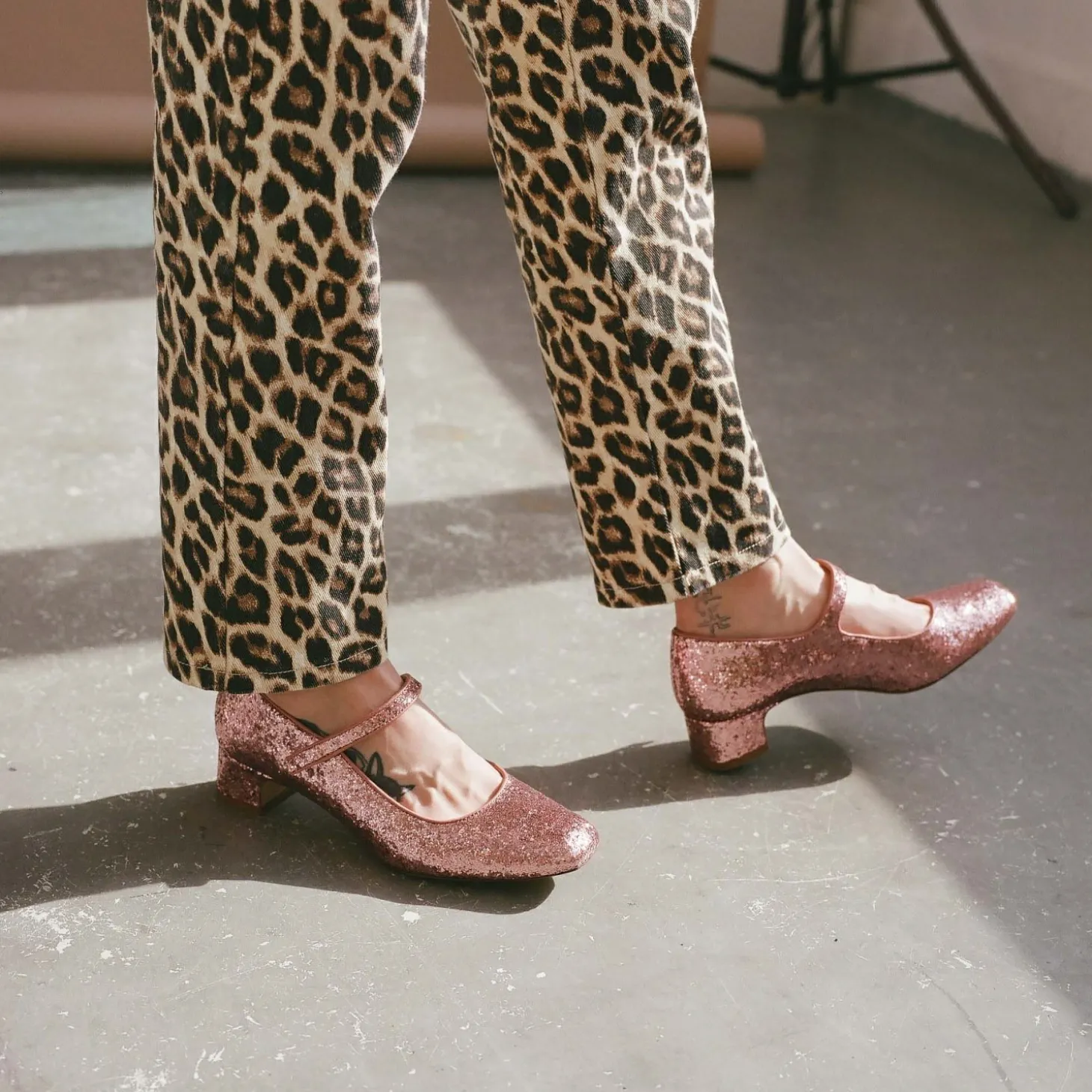 Dora Czółenka Na Niskim Obcasie, Pudrowy Brokat