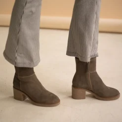 Ejtan Botki, Dymny Welur