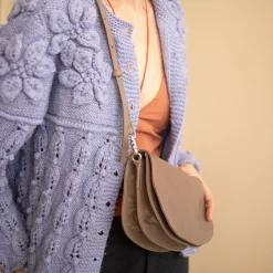 Eveline Torebka, Dymny