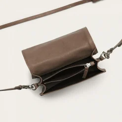 Eveline Torebka, Dymny