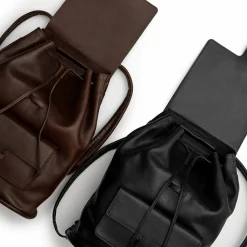 Gav Plecak, Ciemny Braz