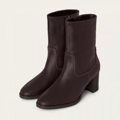 Gawoa Botki, Ciemny Braz