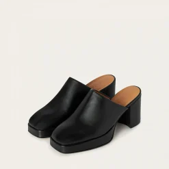 Gloria Klapki, Czarny