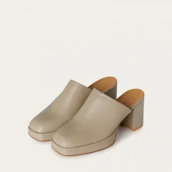 Gloria Klapki, Kamienny Szary