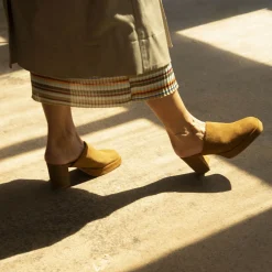 Gloria Klapki, Karmelowy Welur