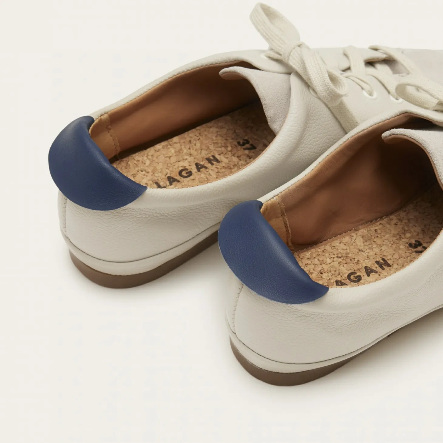 Iga Sneakersy, Bialy