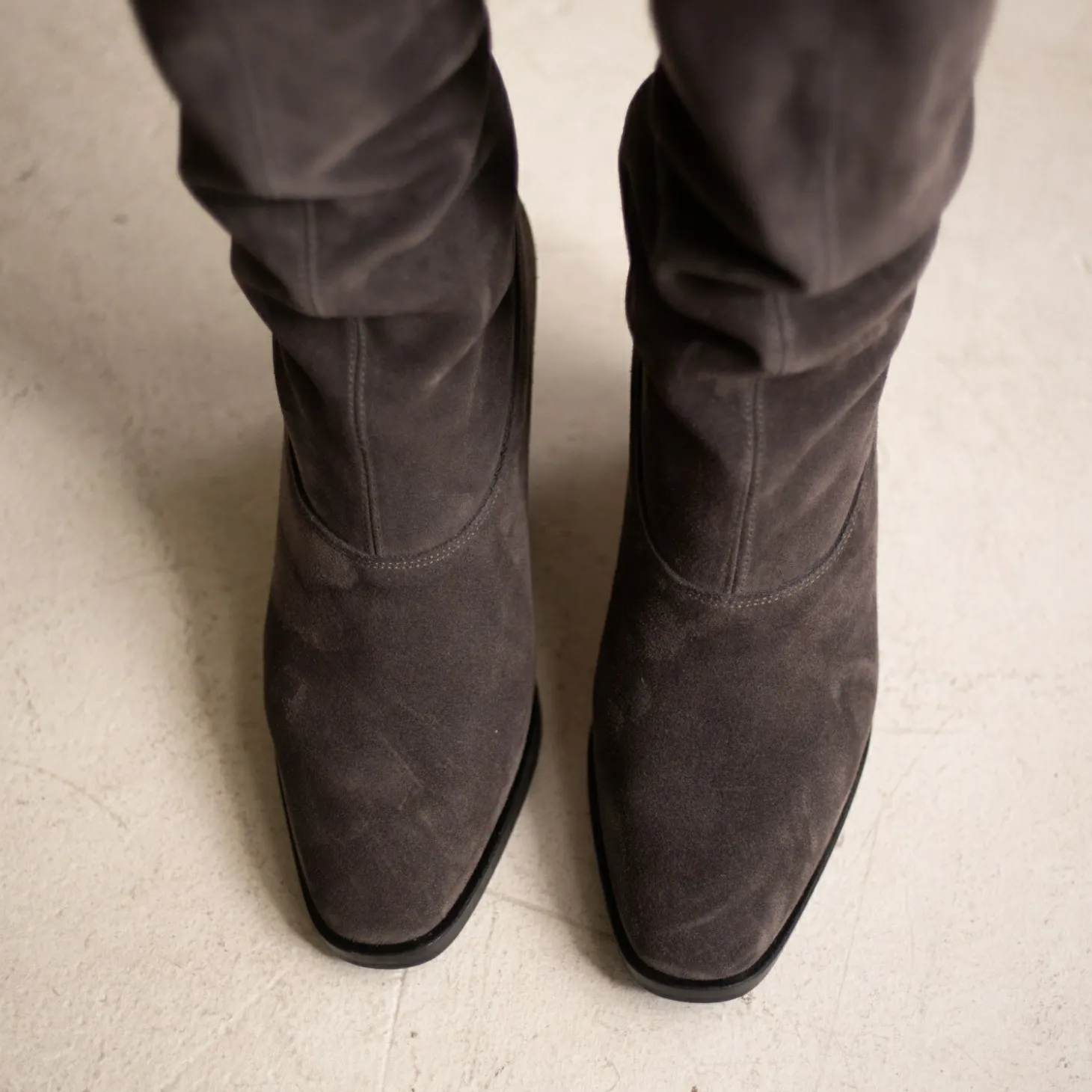 Jane Botki, Antracytowy Welur