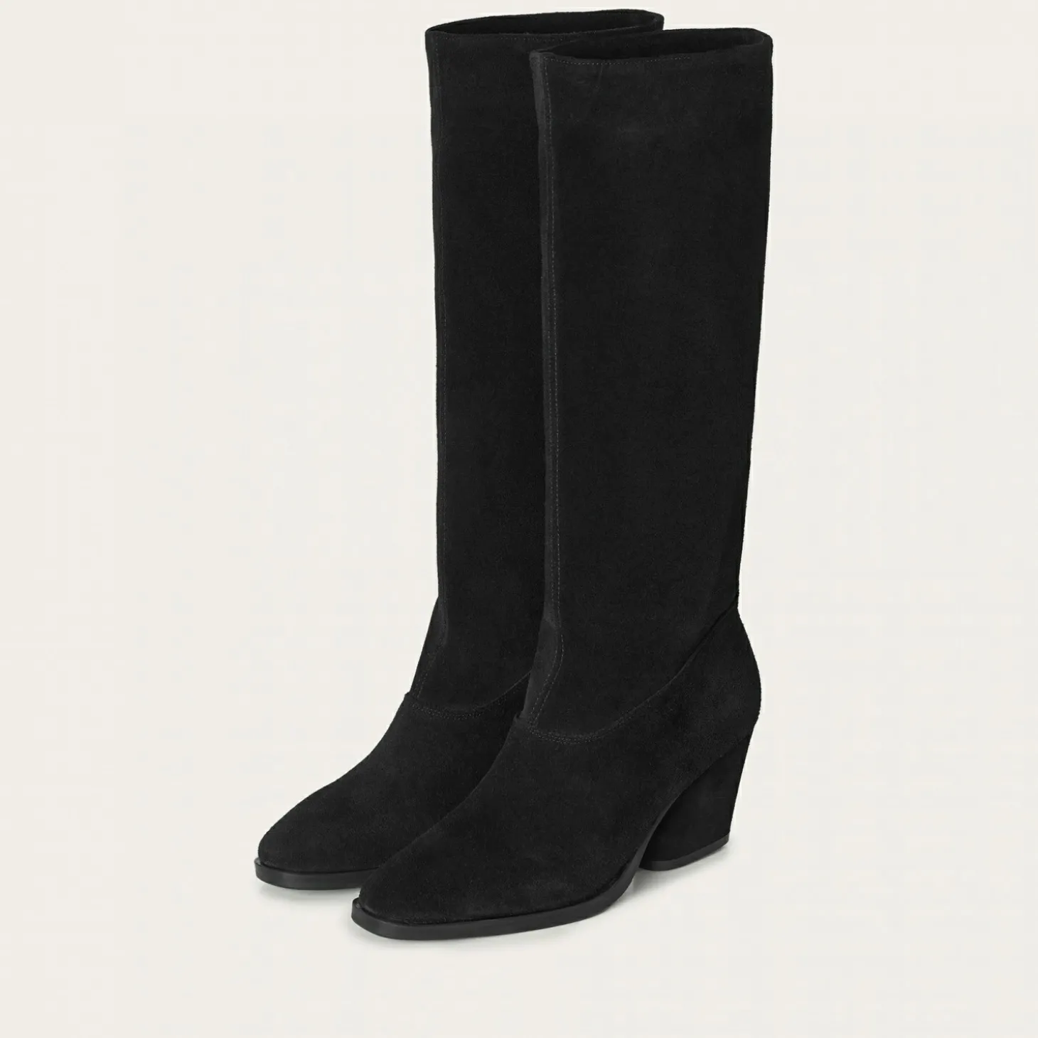 Jane Botki, Czarny Welur