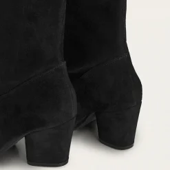 Jane Botki, Czarny Welur