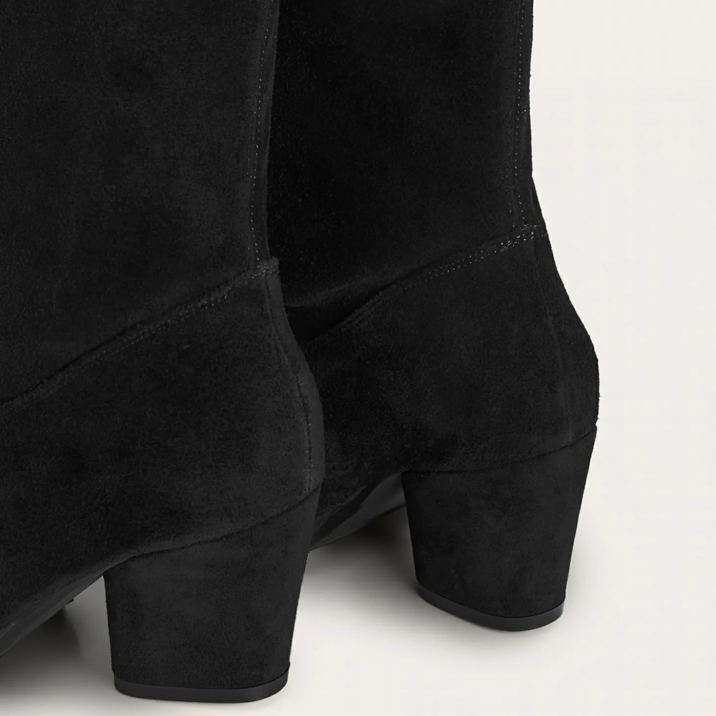 Jane Botki, Czarny Welur