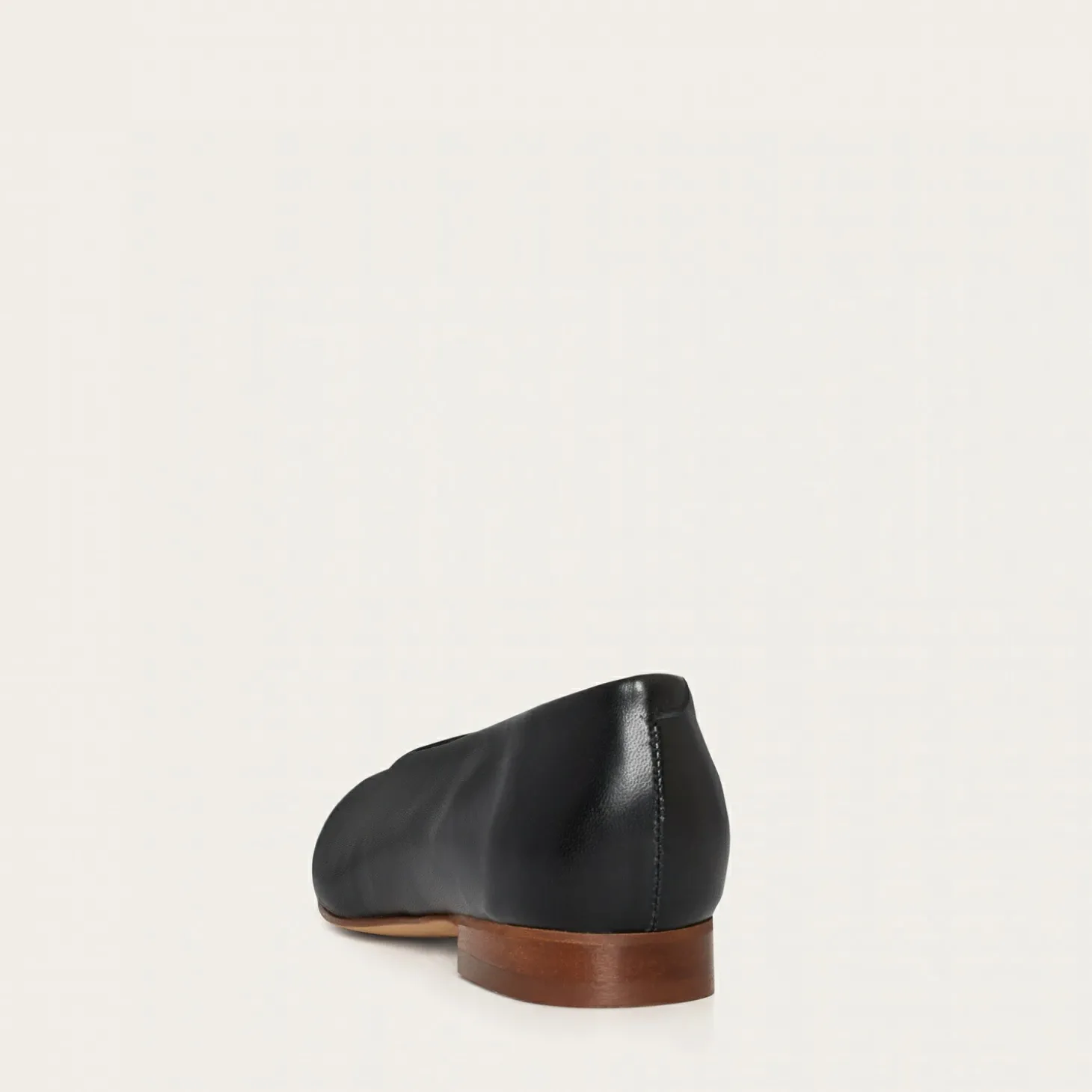 Kikar Baleriny, Czarny