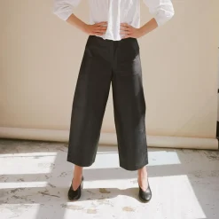 Leilot Czółenka, Czarny