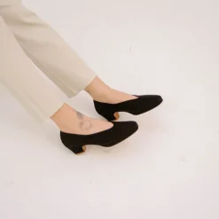 Lenu Czółenka, Czarny Zamsz