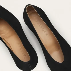 Lenu Czółenka, Czarny Zamsz