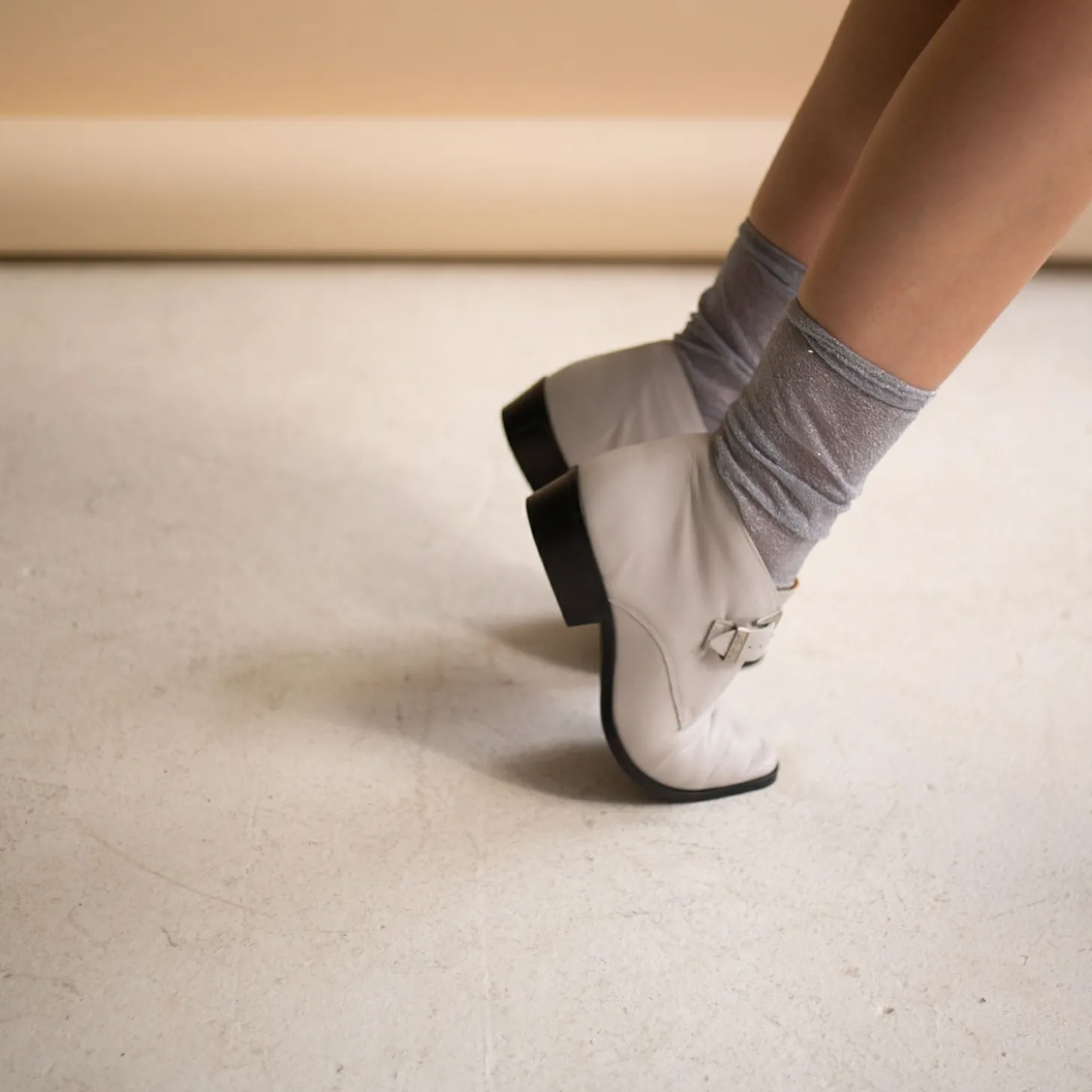 Louis Botki, Zlamana Biel