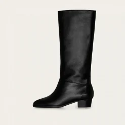 Martha Kozaki, Czarny