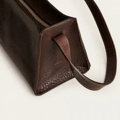 Monique Torebka, Ciemny Braz