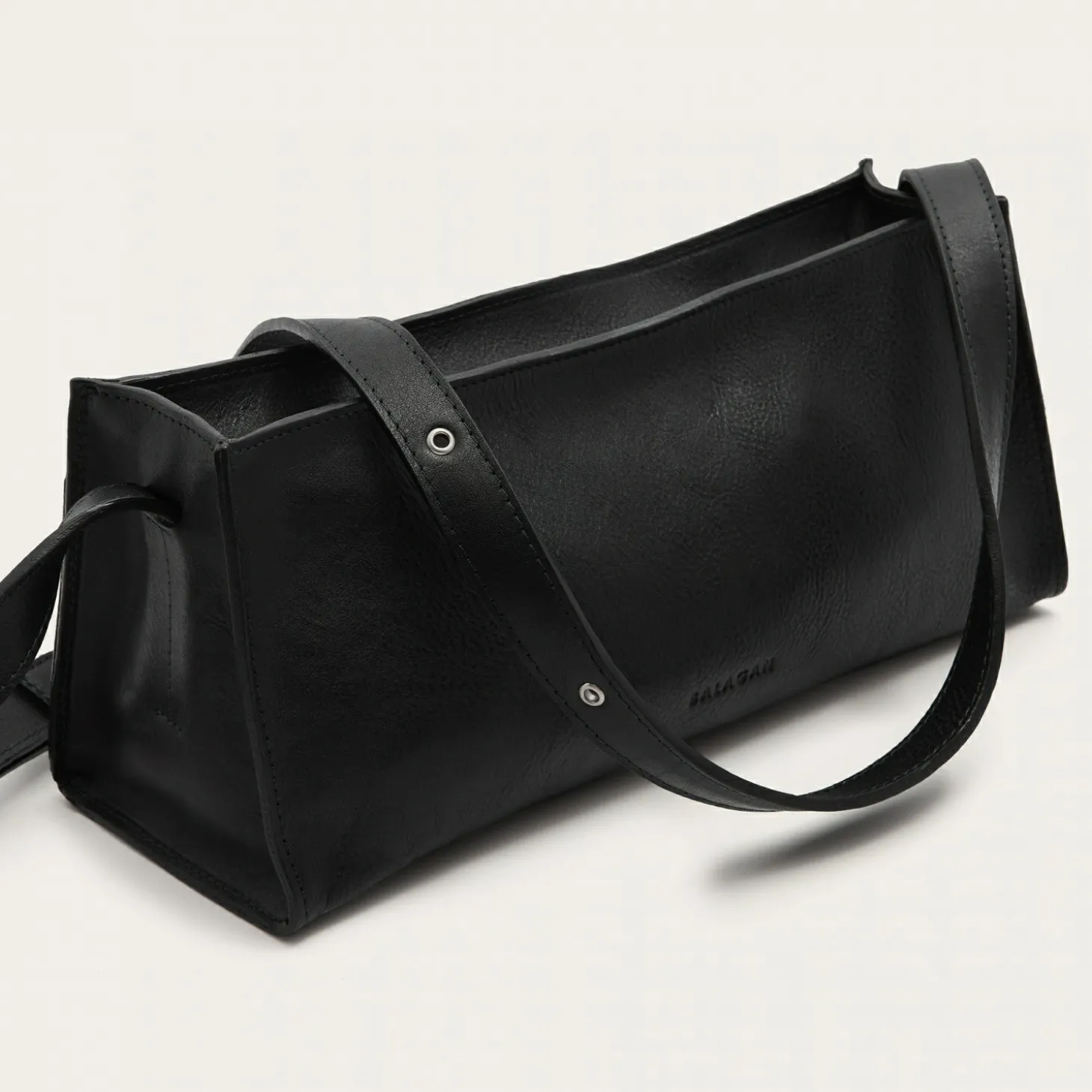 Monique Torebka, Czarny