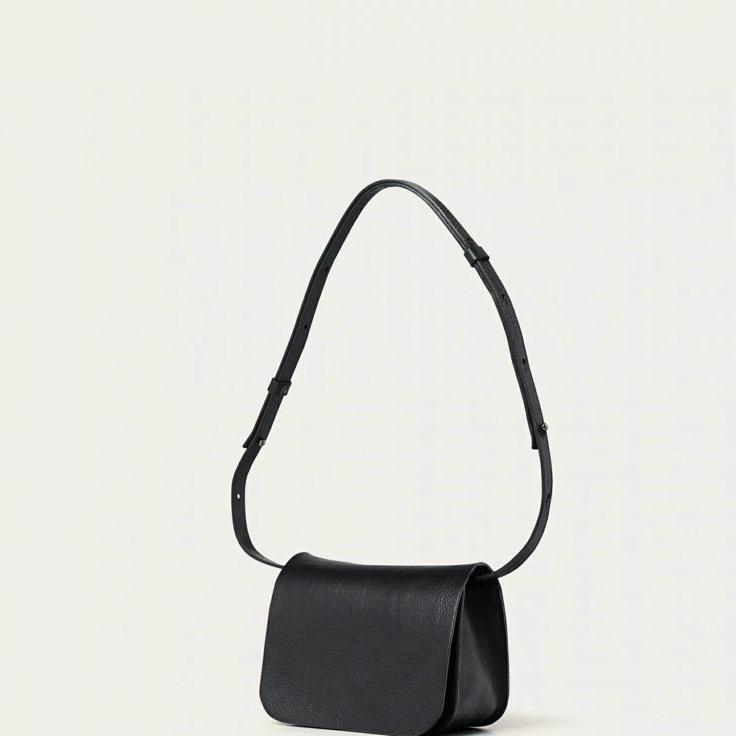 Pitzi Torebka, Czarny