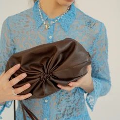 Plis Torebka, Ciemny Braz