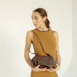 Plis Torebka, Ciemny Braz