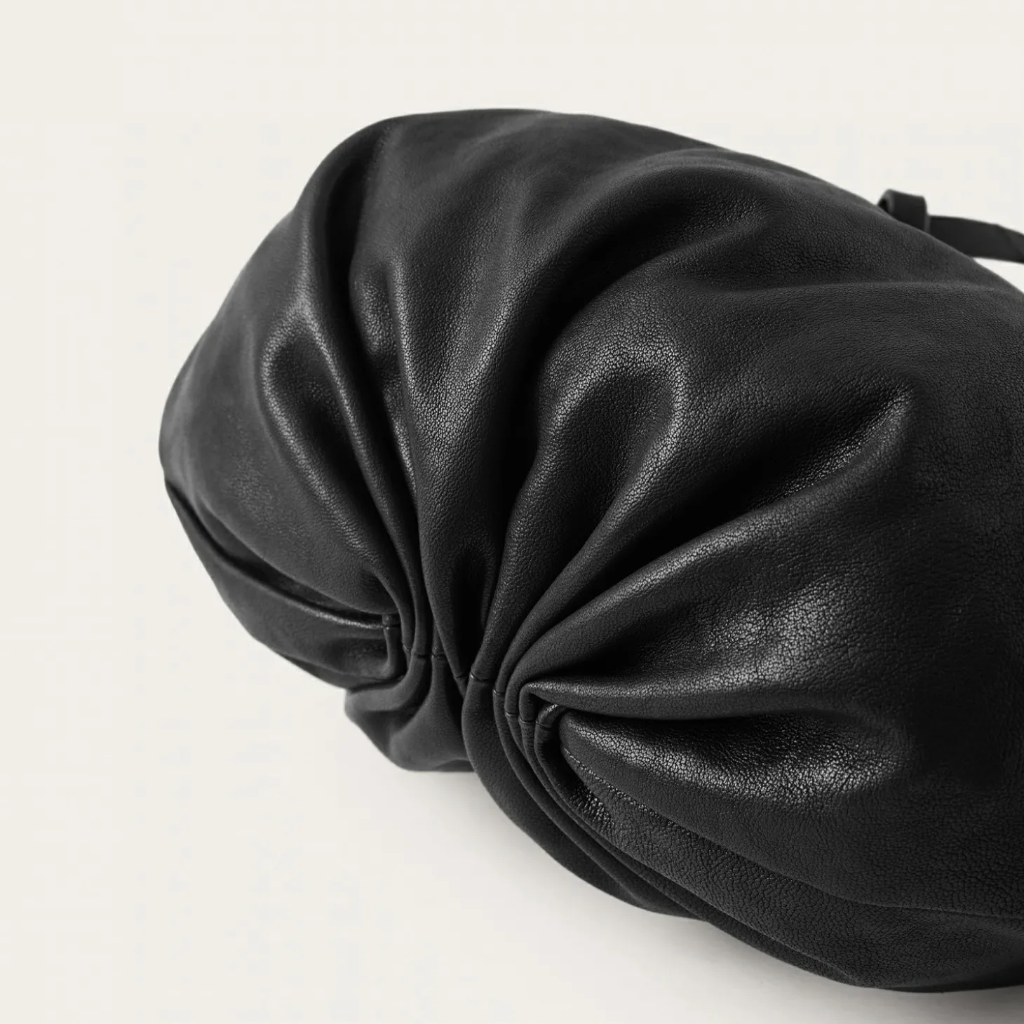 Plis Torebka, Czarny