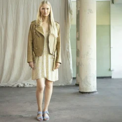 Rehava Sandaly, Dzinsowy Blekit