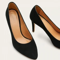 Rita Szpilki, Czarny Zamsz