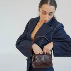 Roha Torebka, Ciemny Braz