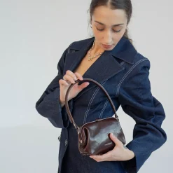 Roha Torebka, Ciemny Braz