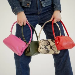 Roha Torebka, Fuksja