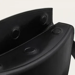 Sahar Torebka, Czarny Blysk