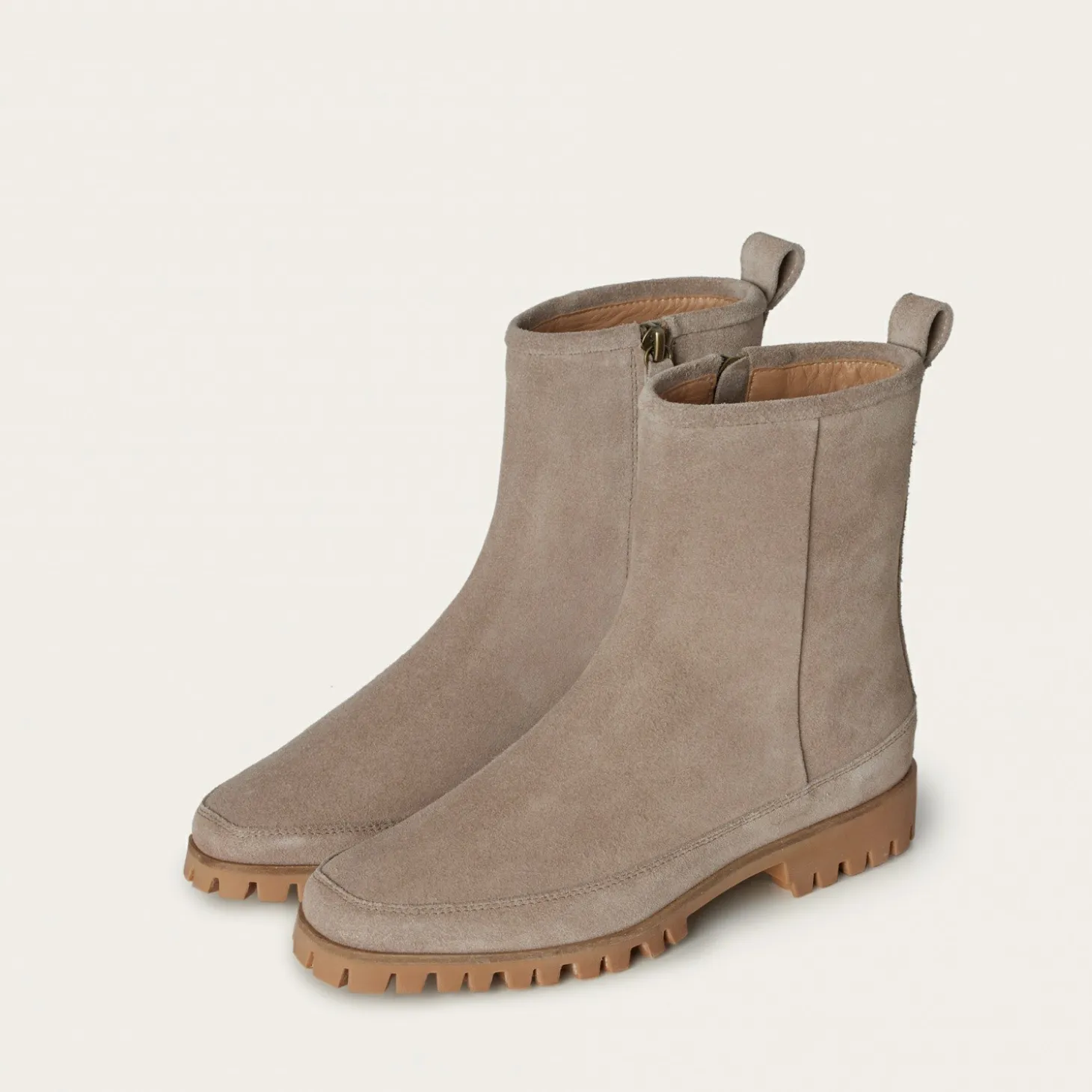 Saviv Botki, Szary Welur