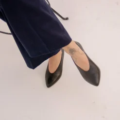 Schpitz Czółenka, Czarny