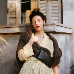 Shuk Torebka, Czarny