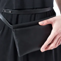 Shuk Torebka, Czarny