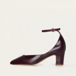 Sira Czółenka, Mahoniowy