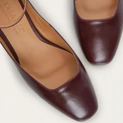 Sira Czółenka, Mahoniowy