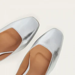 Sira Czółenka, Srebrny