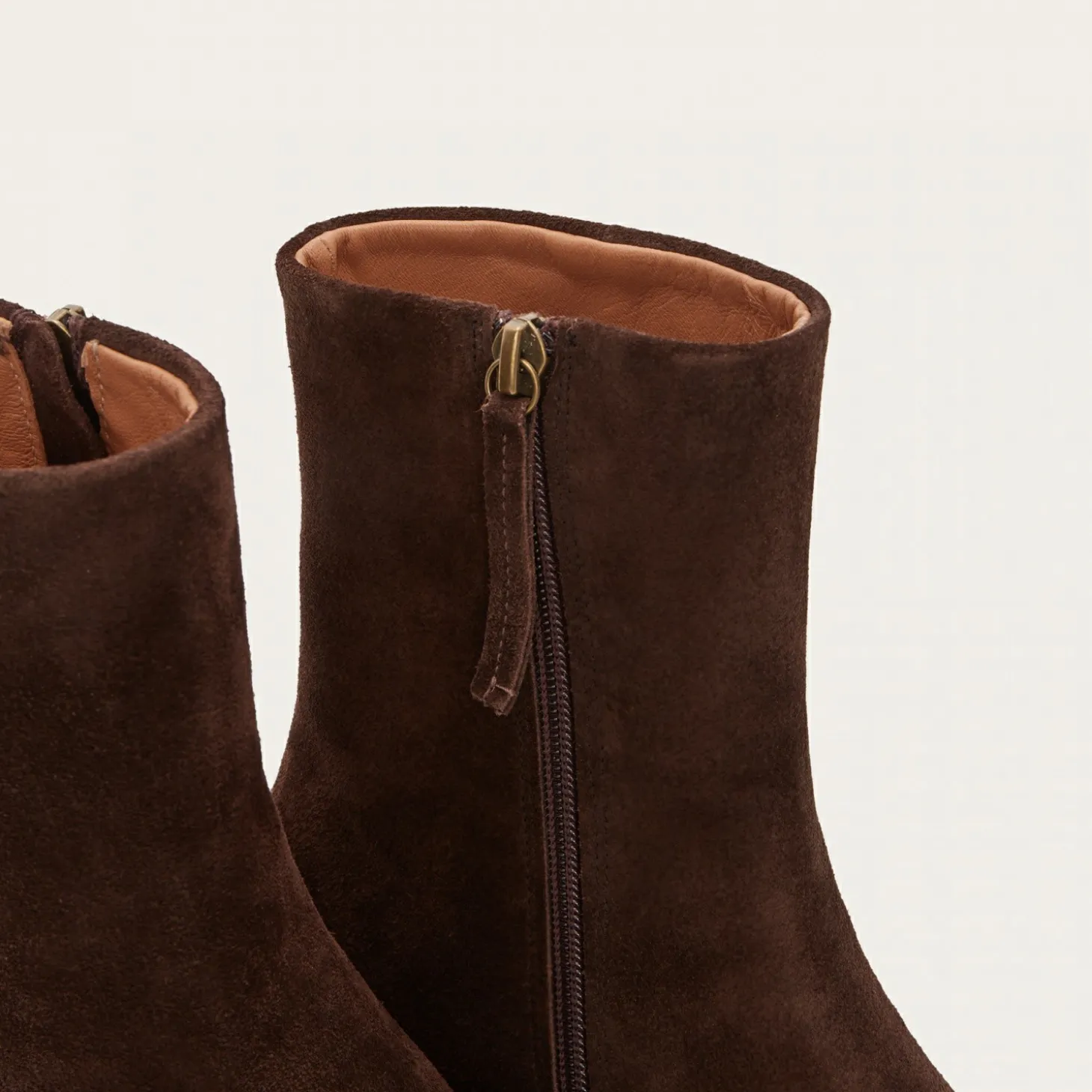 Stav Botki, Czekoladowy Braz Welur